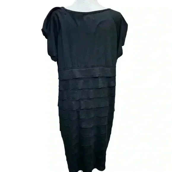 M.S.S.P. Black Mid-Length tiered with a puffed Cap sleeve Size 3X - Picture 2 of 8